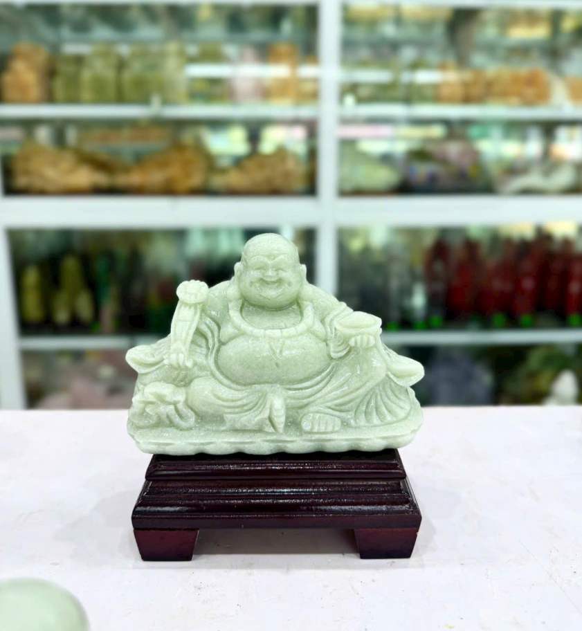 Tượng di lặc đá thạch anh trắng cho người Mệnh Thuỷ